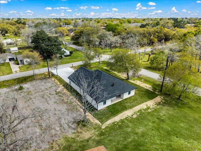 14103 W 3rd Street, Santa Fe, TX 77517