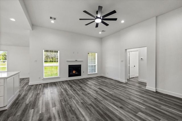 14103 W 3rd Street, Santa Fe, TX 77517