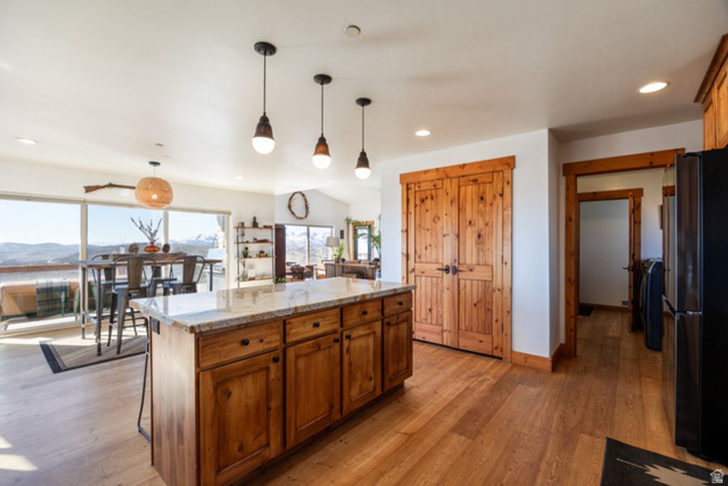 Image 14 of property listing at 277 E CRESTVIEW DR, Wanship, UT 84017