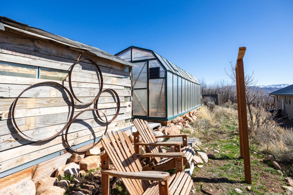 Image 42 of property listing at 277 E CRESTVIEW DR, Wanship, UT 84017