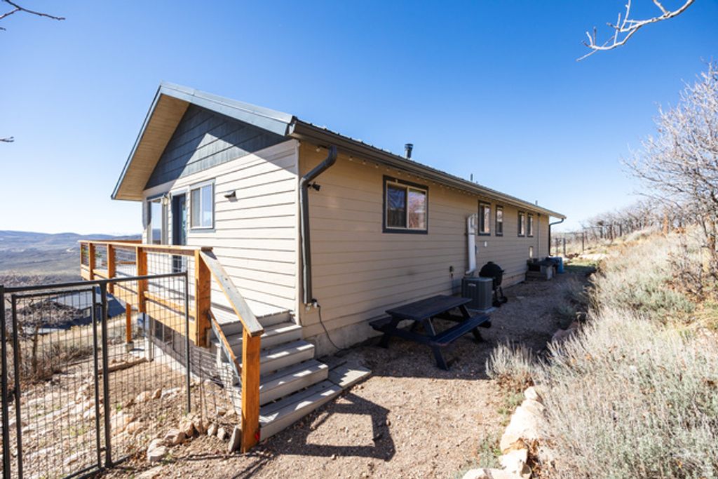 Image 43 of property listing at 277 E CRESTVIEW DR, Wanship, UT 84017