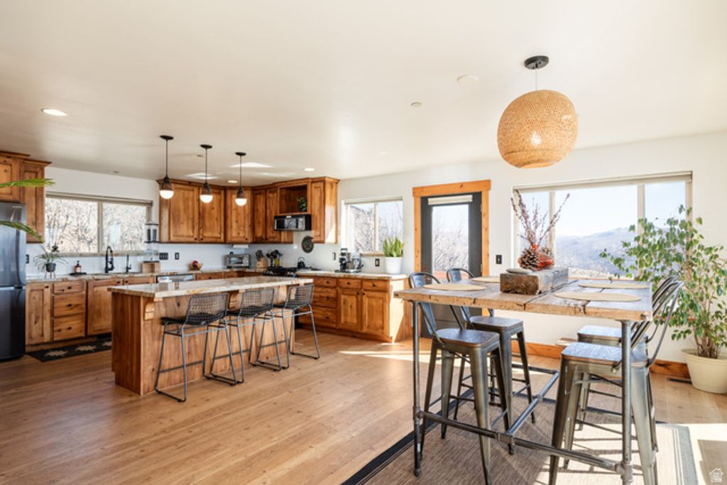 Image 8 of property listing at 277 E CRESTVIEW DR, Wanship, UT 84017