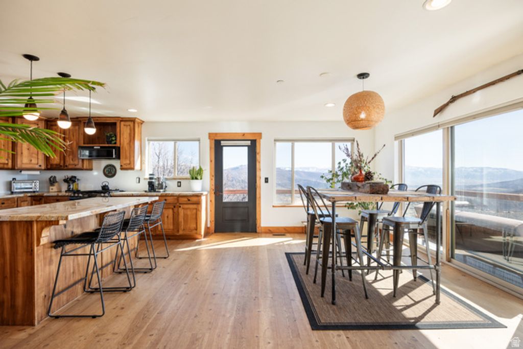 Image 9 of property listing at 277 E CRESTVIEW DR, Wanship, UT 84017