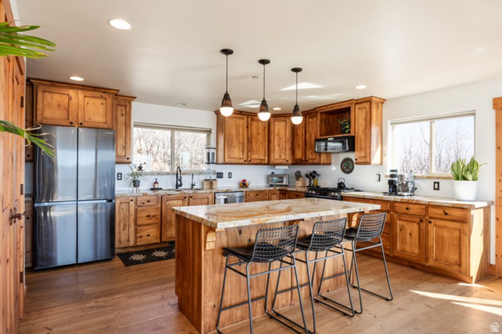 Image 10 of property listing at 277 E CRESTVIEW DR, Wanship, UT 84017