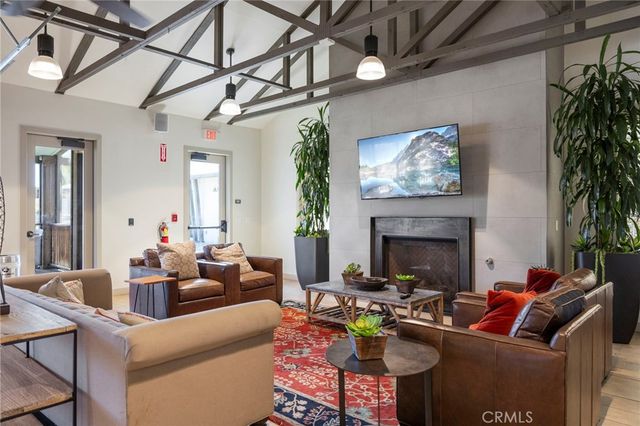 4032 S Cellars, Ontario, CA 91761