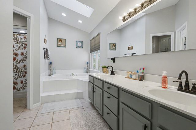 5929 E DE Avenue, Kalamazoo, MI 49004