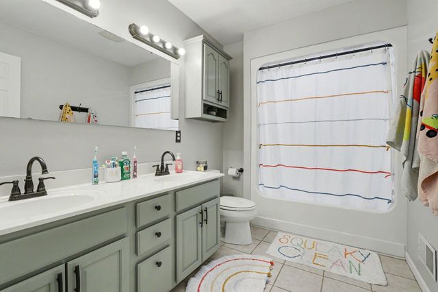 5929 E DE Avenue, Kalamazoo, MI 49004