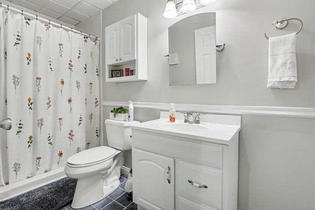 5929 E DE Avenue, Kalamazoo, MI 49004