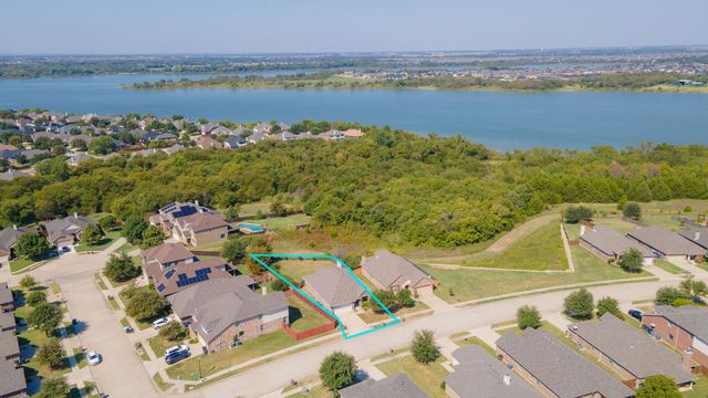 2756 Cresent Lake Drive, Little Elm, TX 75068