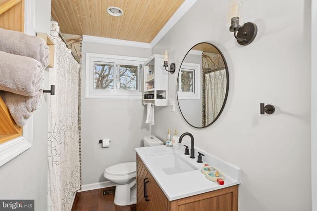 92 BAKER BLVD, Marlton, NJ 08053