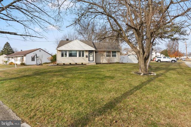 92 BAKER BLVD, Marlton, NJ 08053