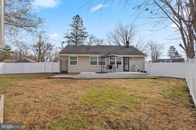 92 BAKER BLVD, Marlton, NJ 08053