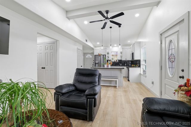 312 Godfrey Avenue, Colbert, OK 74733