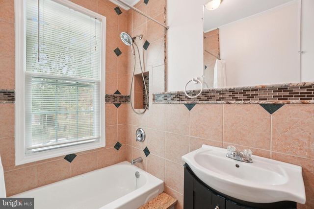 3206 5TH ST SE, Washington, DC 20032
