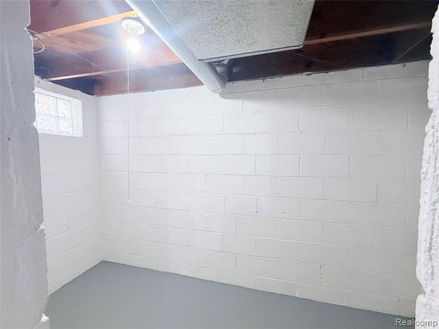 2056 Columbia Road, Berkley, MI 48072