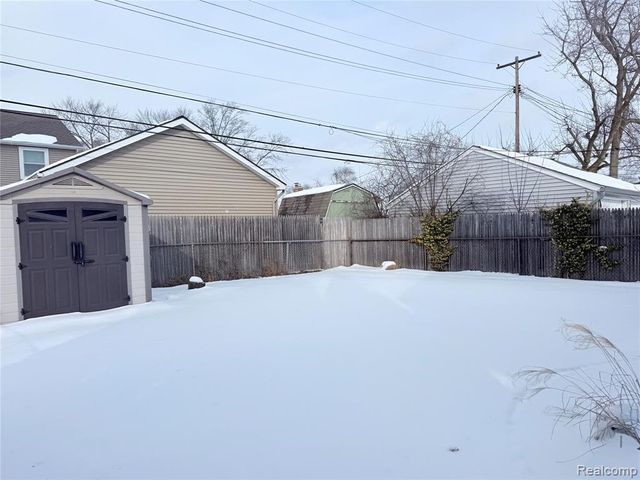 2056 Columbia Road, Berkley, MI 48072