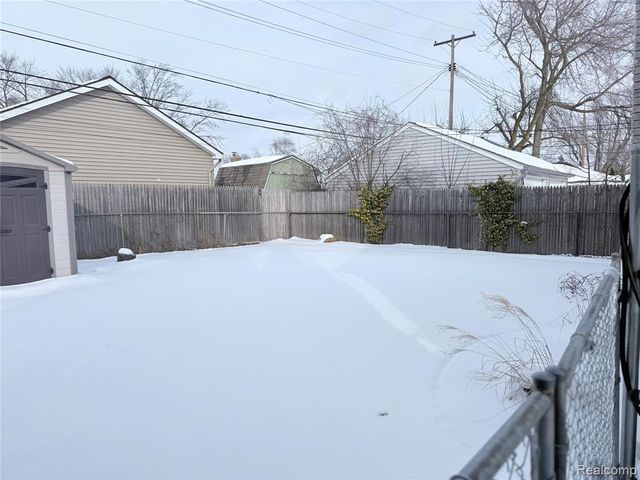 2056 Columbia Road, Berkley, MI 48072