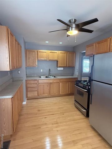 2056 Columbia Road, Berkley, MI 48072