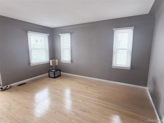 2056 Columbia Road, Berkley, MI 48072