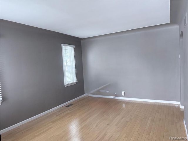 2056 Columbia Road, Berkley, MI 48072