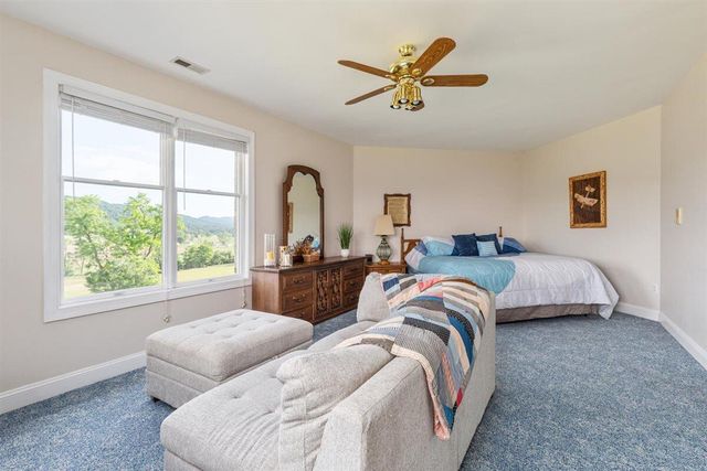 368 Ridge Hollow RD, Edinburg, VA 22824