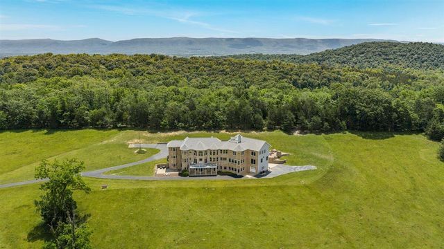 368 Ridge Hollow RD, Edinburg, VA 22824