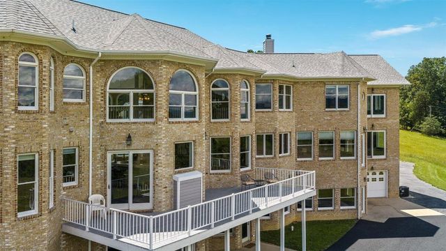 368 Ridge Hollow RD, Edinburg, VA 22824
