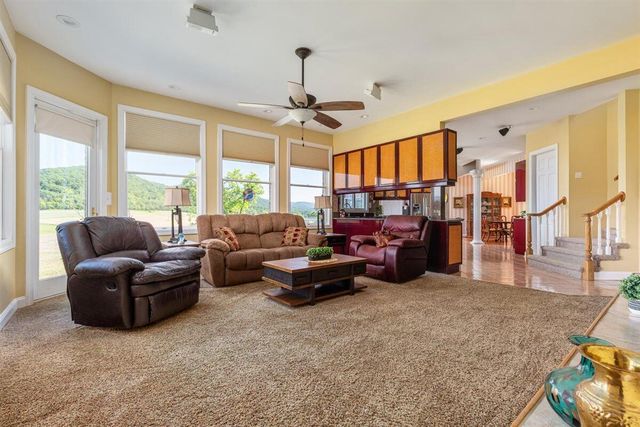 368 Ridge Hollow RD, Edinburg, VA 22824