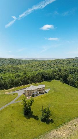 368 Ridge Hollow RD, Edinburg, VA 22824