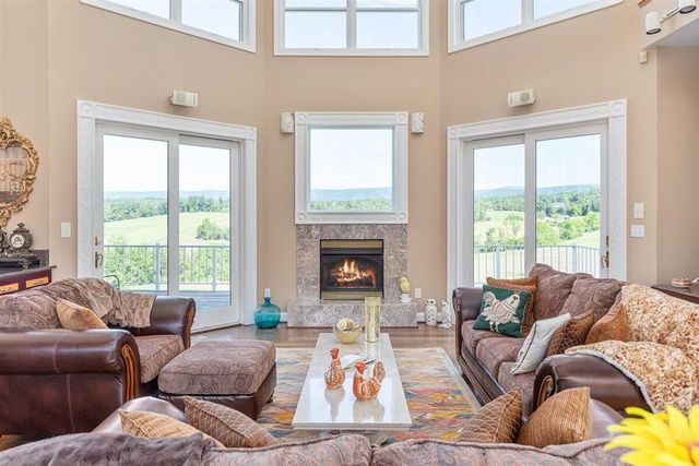 368 Ridge Hollow RD, Edinburg, VA 22824