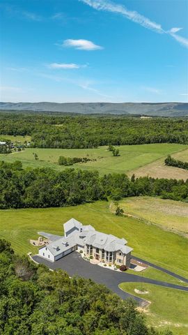 368 Ridge Hollow RD, Edinburg, VA 22824