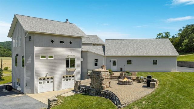368 Ridge Hollow RD, Edinburg, VA 22824