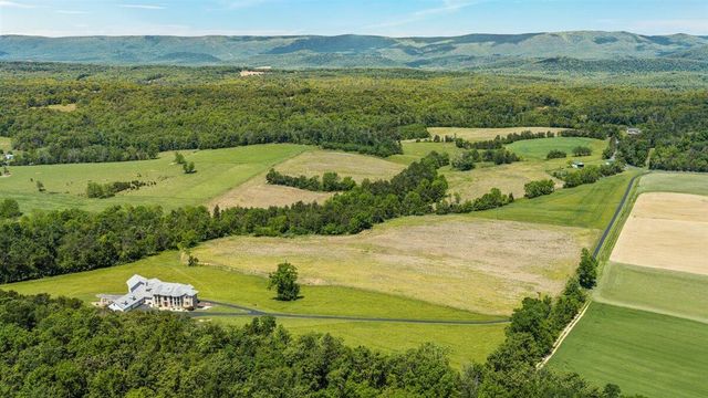 368 Ridge Hollow RD, Edinburg, VA 22824
