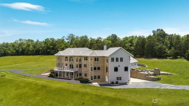 368 Ridge Hollow RD, Edinburg, VA 22824