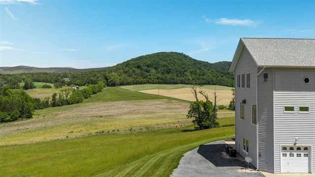 368 Ridge Hollow RD, Edinburg, VA 22824