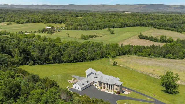 368 Ridge Hollow RD, Edinburg, VA 22824