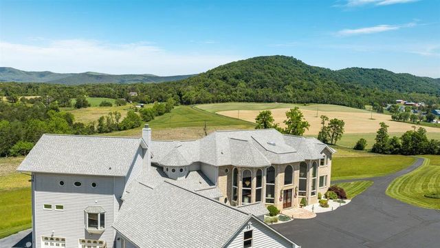 368 Ridge Hollow RD, Edinburg, VA 22824