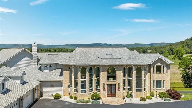 368 Ridge Hollow RD, Edinburg, VA 22824