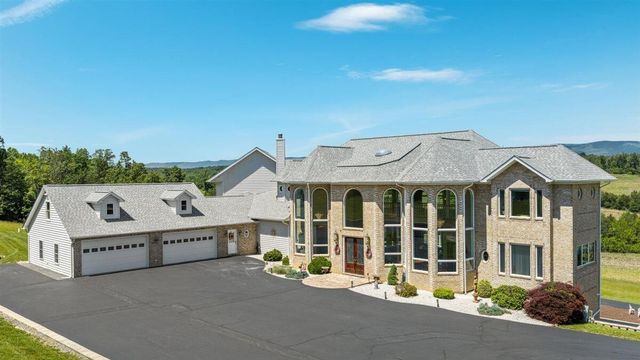 368 Ridge Hollow RD, Edinburg, VA 22824