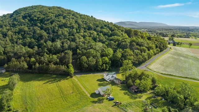 368 Ridge Hollow RD, Edinburg, VA 22824