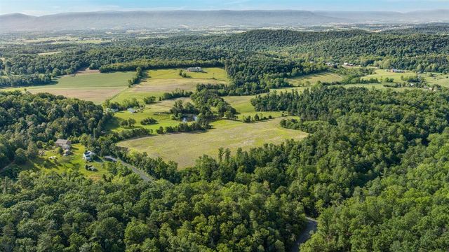 368 Ridge Hollow RD, Edinburg, VA 22824