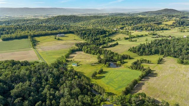 368 Ridge Hollow RD, Edinburg, VA 22824