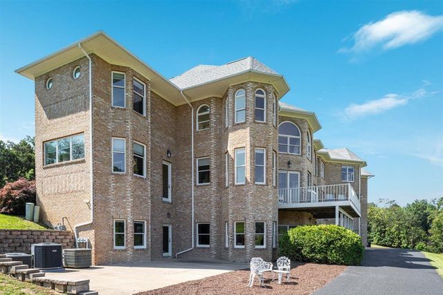 368 Ridge Hollow RD, Edinburg, VA 22824
