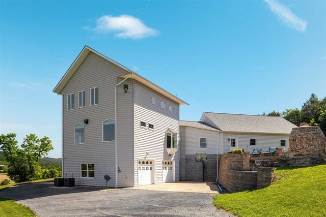 368 Ridge Hollow RD, Edinburg, VA 22824
