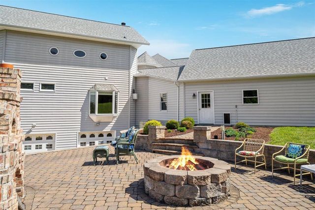 368 Ridge Hollow RD, Edinburg, VA 22824