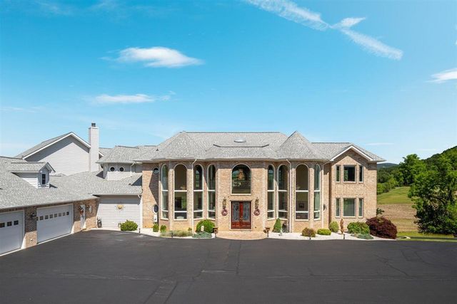 368 Ridge Hollow RD, Edinburg, VA 22824