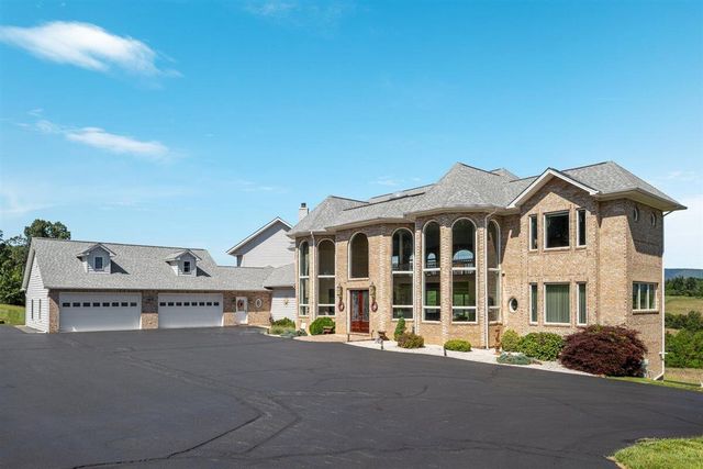 368 Ridge Hollow RD, Edinburg, VA 22824