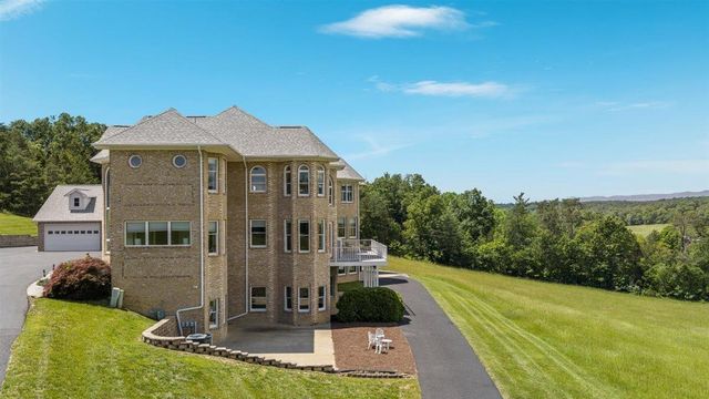 368 Ridge Hollow RD, Edinburg, VA 22824