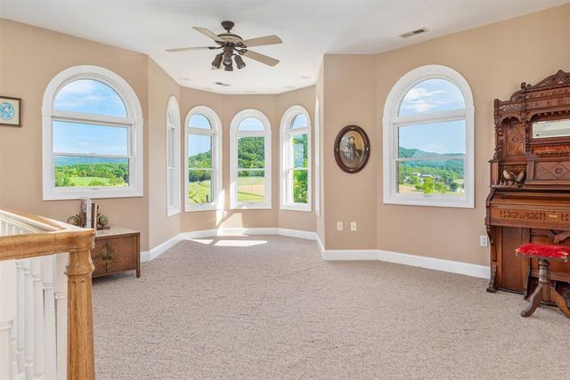 368 Ridge Hollow RD, Edinburg, VA 22824