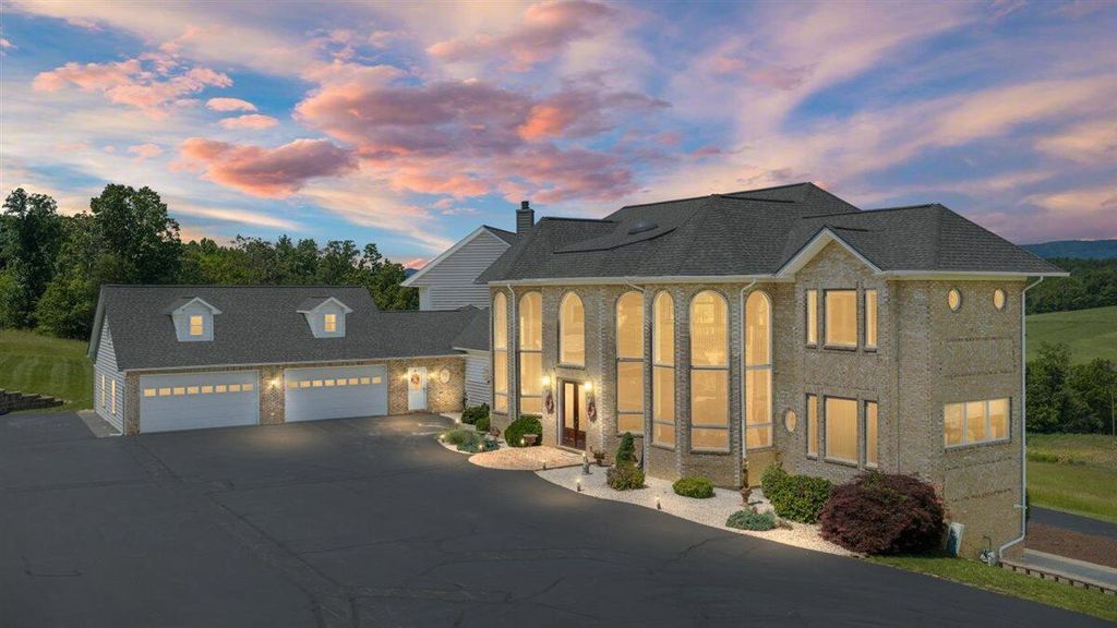 368 Ridge Hollow RD, Edinburg, VA 22824